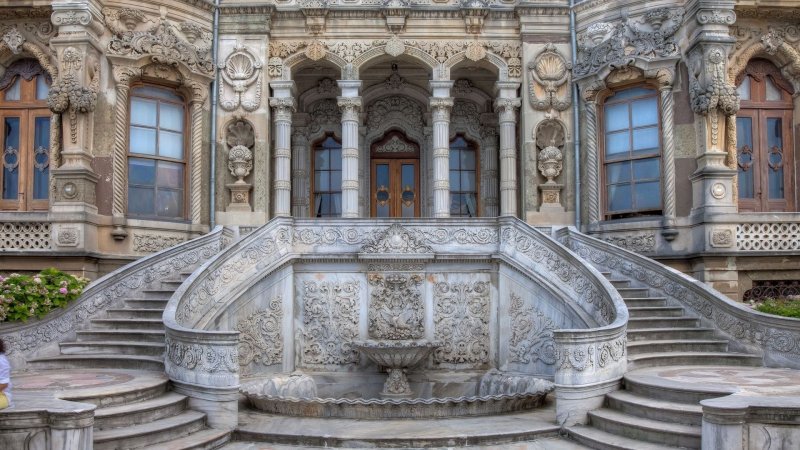 Винтовые лестницы Алупкинского дворца