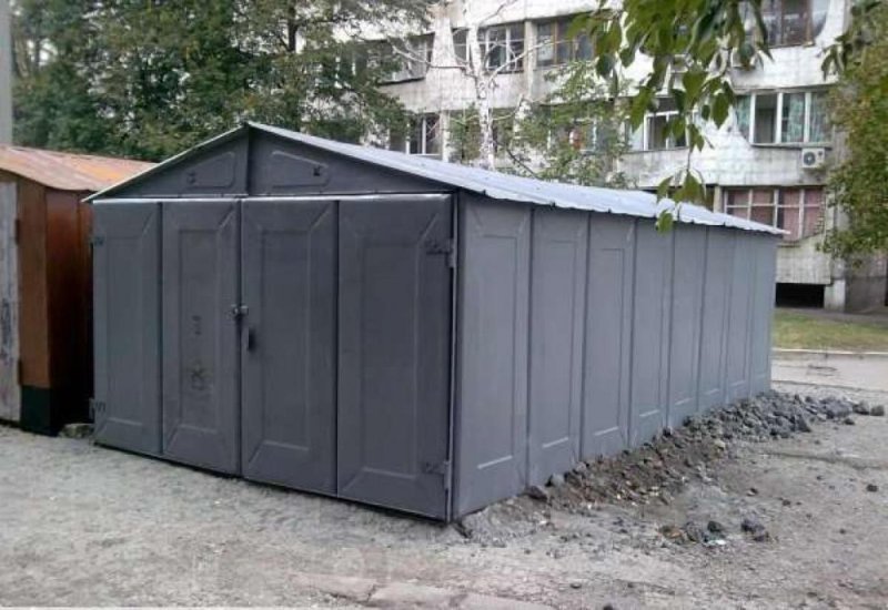 Секционный Ижорский металлический гараж