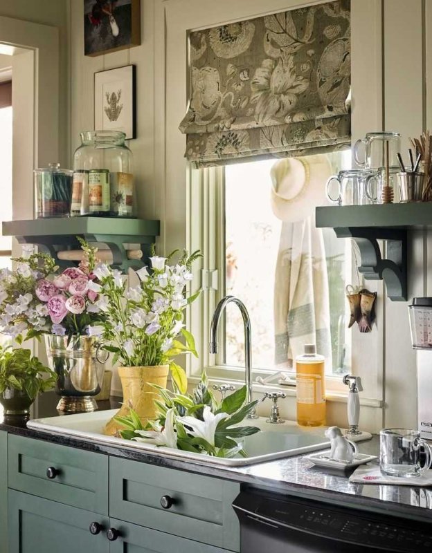 Полки на кухне в стиле Shabby Shick