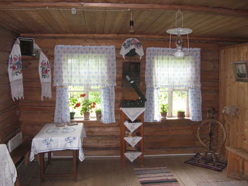 Занавески в избе