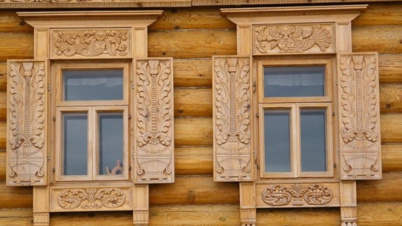 Старые деревянные ставни