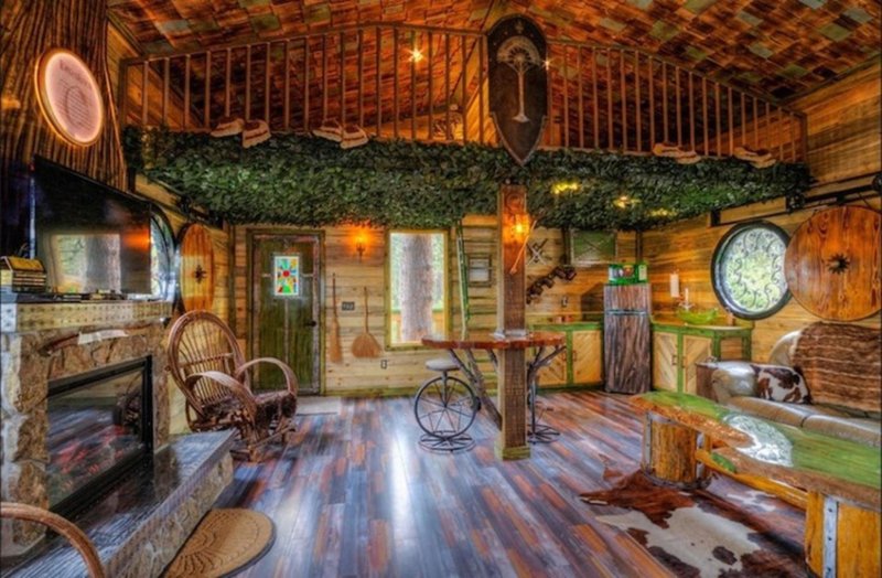 Hobbit Treehouse, США