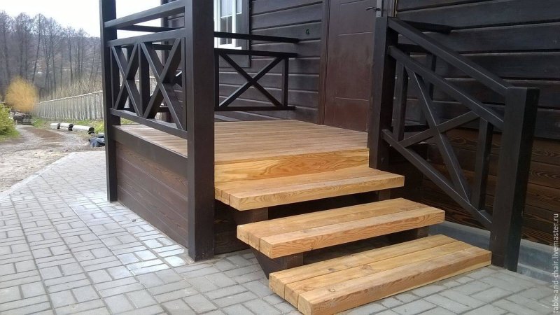 Ступеньки полукруглые деревянные