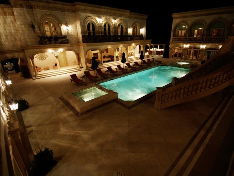Поместье (the Manor), штат Калифорния
