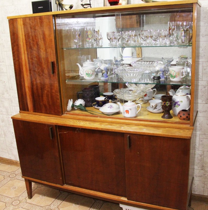 Хельга немецкий сервант антикварный
