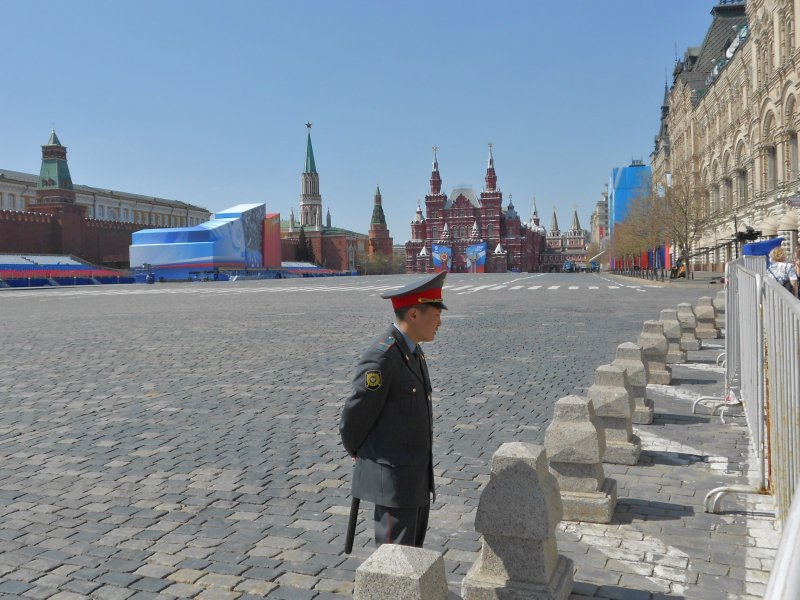 Сейчас на красной площади брусчатка