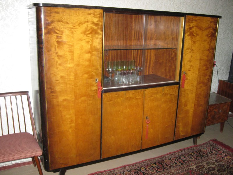 Сервант Хельга год 60-70