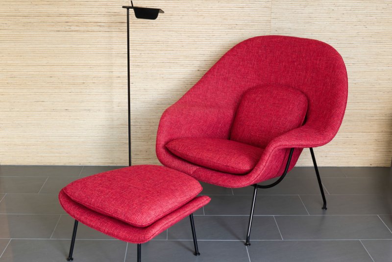 Кресло Womb Chair and Ottoman