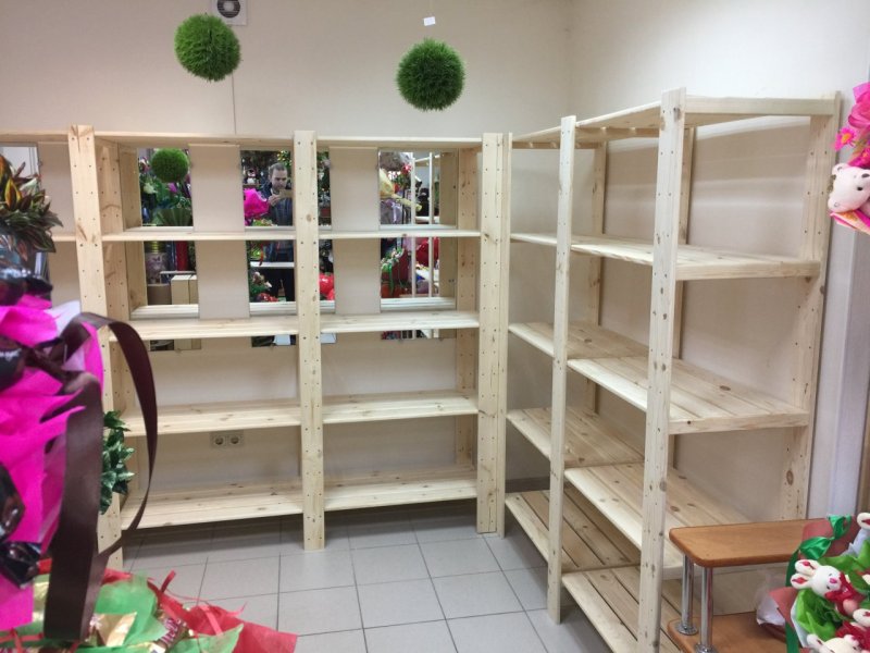 Деревянные стеллажи для магазина