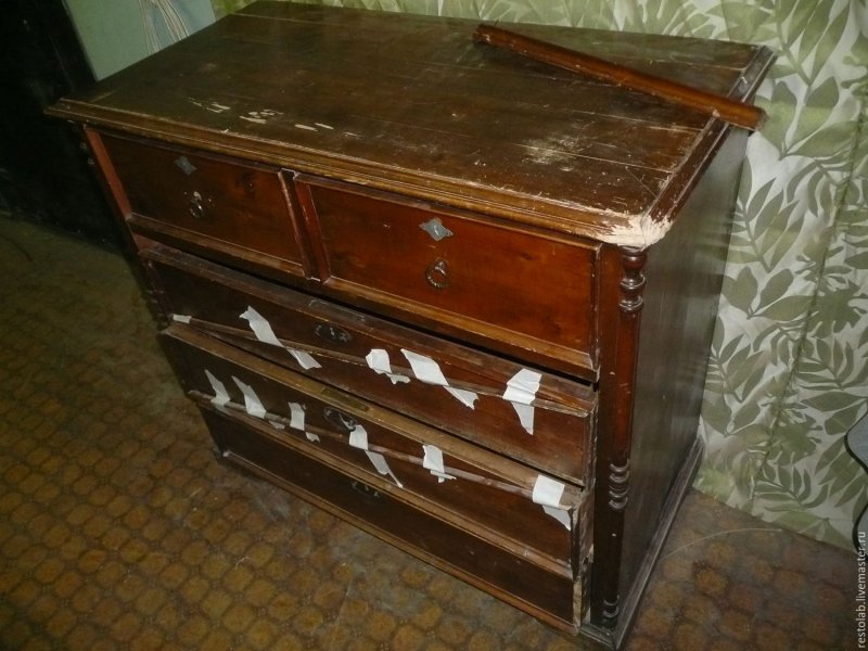 Старый комод
