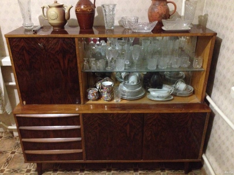 Сервант полированный