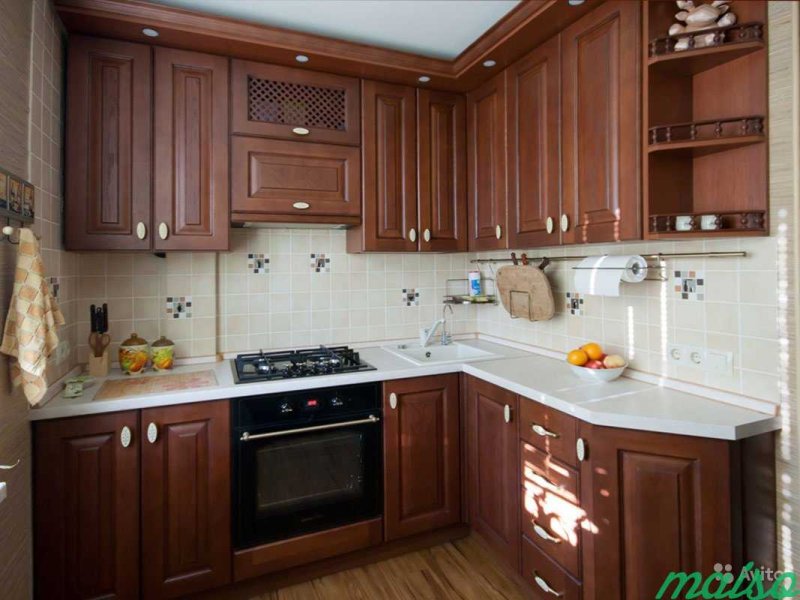 Кухня классика 6 кв угловая