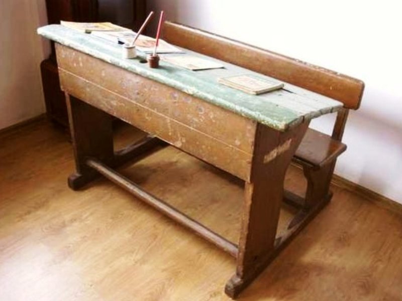 Старинная Школьная парта