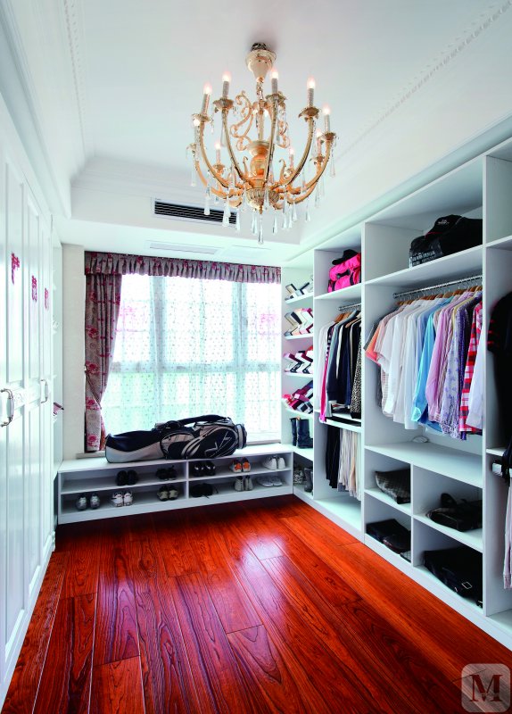 Poliform Ubik walk-in Closet 4