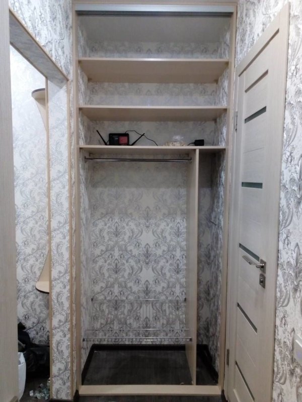 Кладовка в прихожей в хрущевке