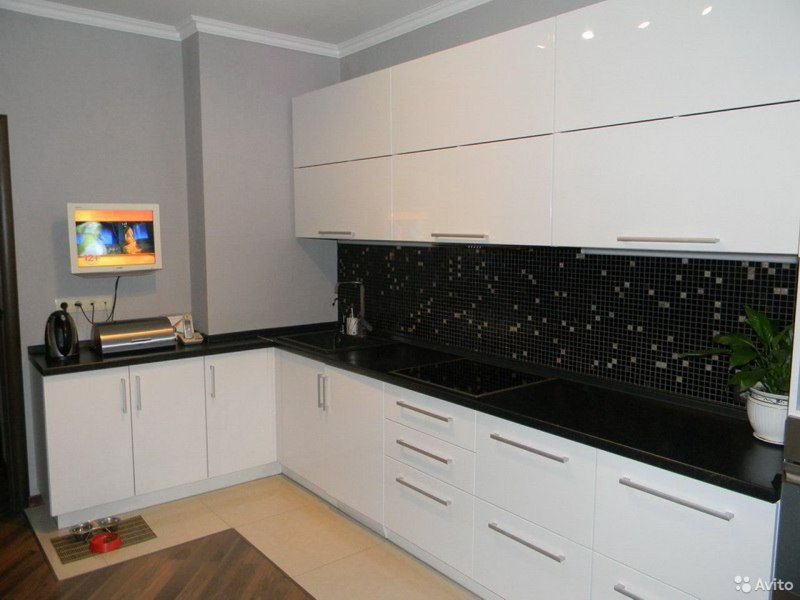 AGT 734 Soft Touch White