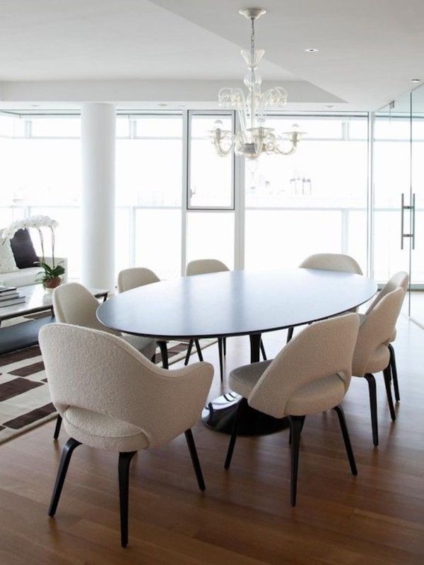 Saarinen Oval Dining Table