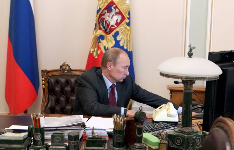 Владимир Владимирович Путин в Кремле кабинет