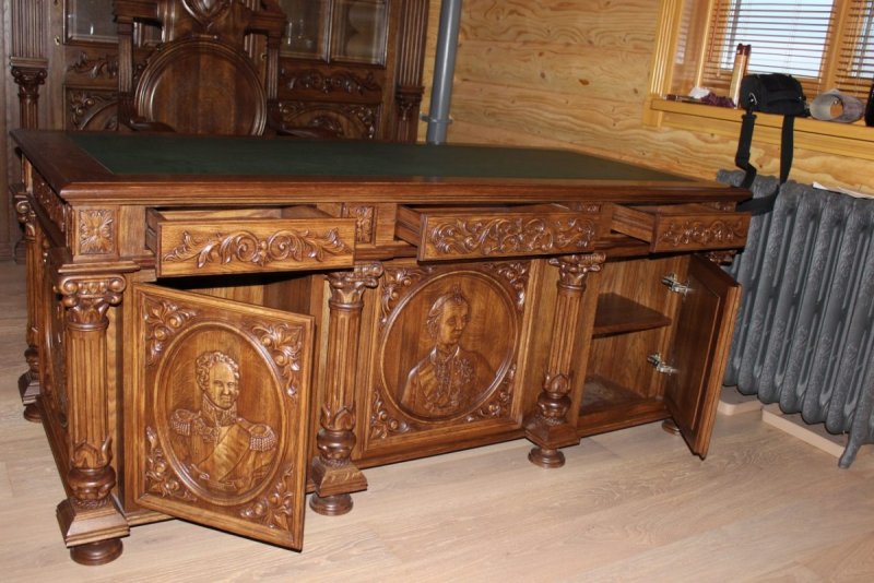 Резная мебель из массива дерева