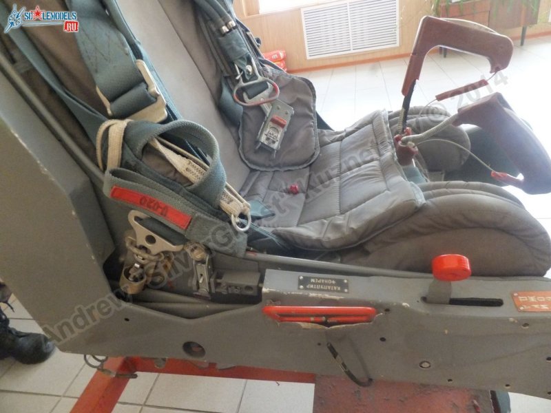 Катапультное кресло л-39
