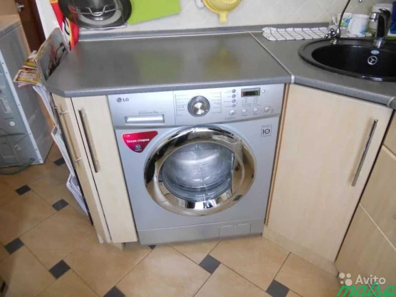 Угловая кухня со стиральной машиной