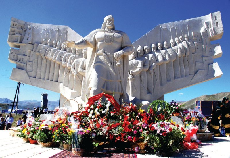 Памятник Муртазали в Кумухе