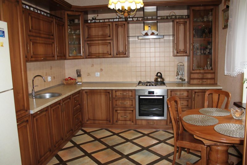 Кухня коричневая Старая