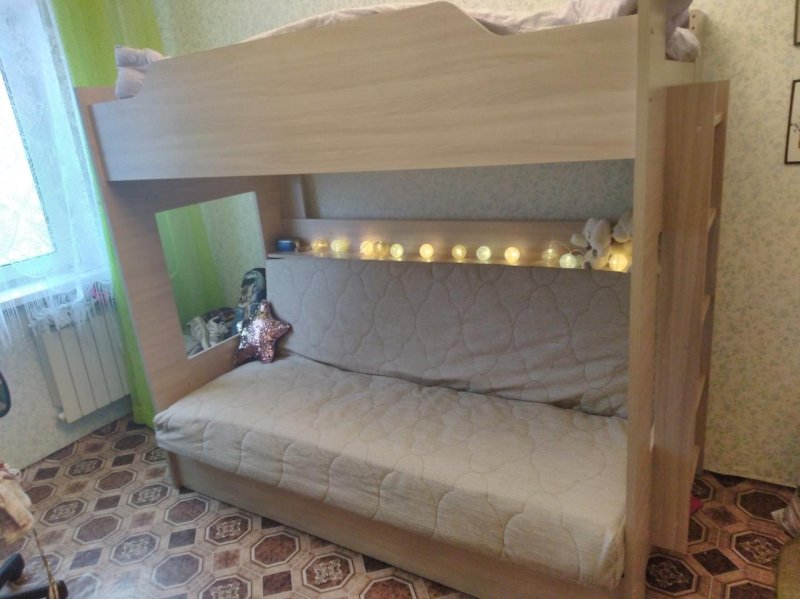 Кровать с диваном внизу