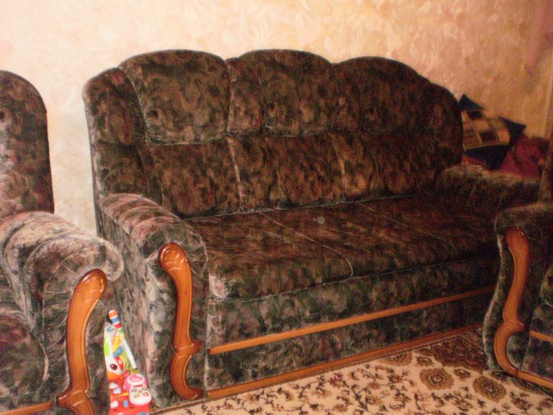 Старый диван