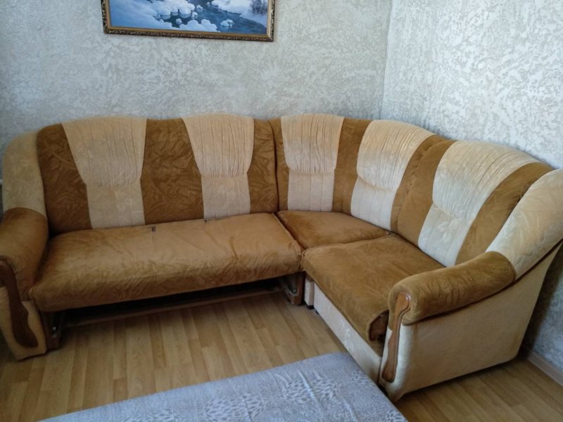 Угловой диван 2000 годов