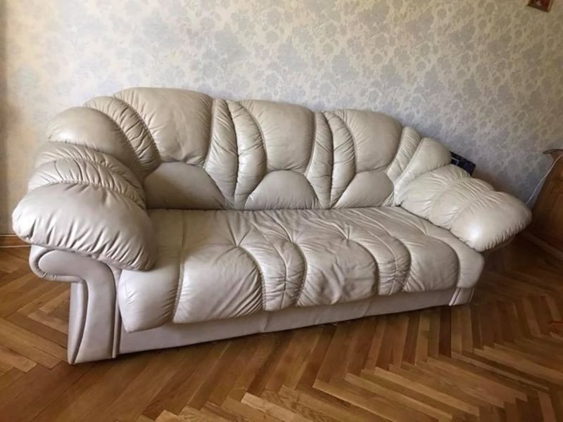 Кожаный диван из 90х