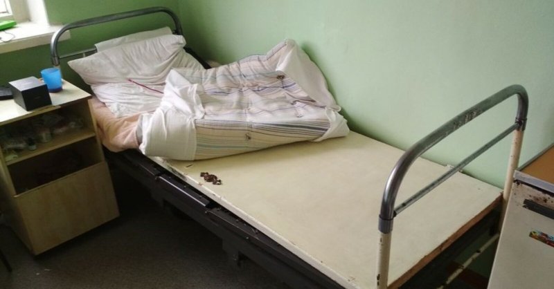 Больничная палата с цветами