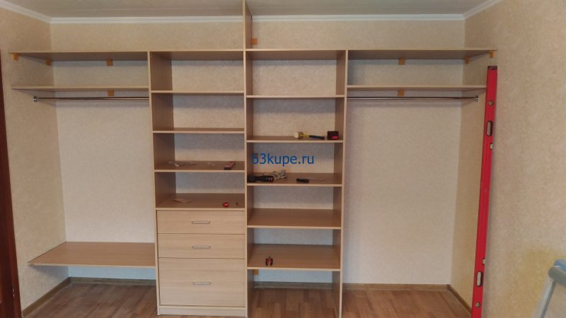 Встроенные шкафы внутри