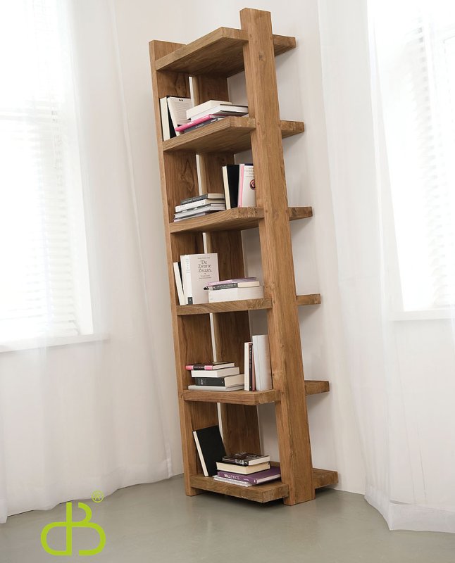 Деревянный книжный стеллаж
