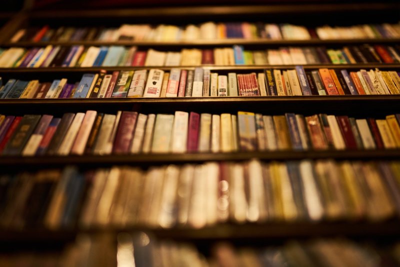 Обои с книжными полками