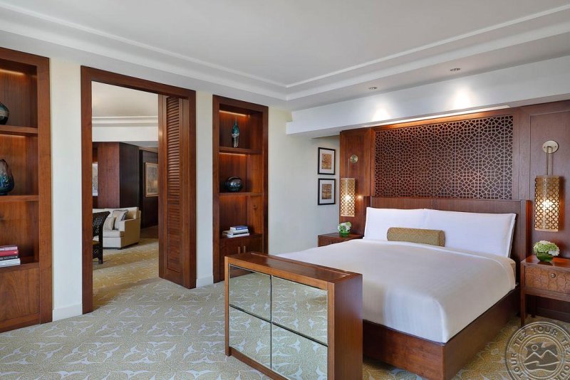 Ritz Carlton Dubai Suite