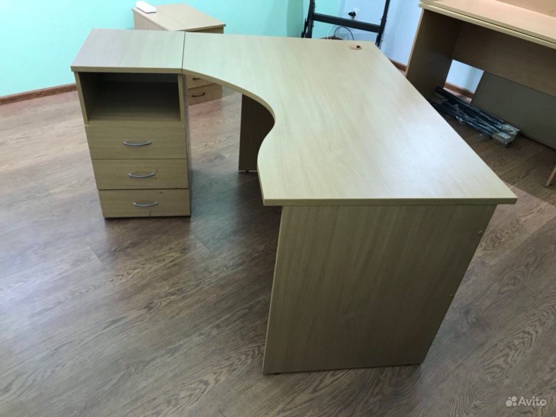 Стол угловой офисный с тумбой стимул 14s1