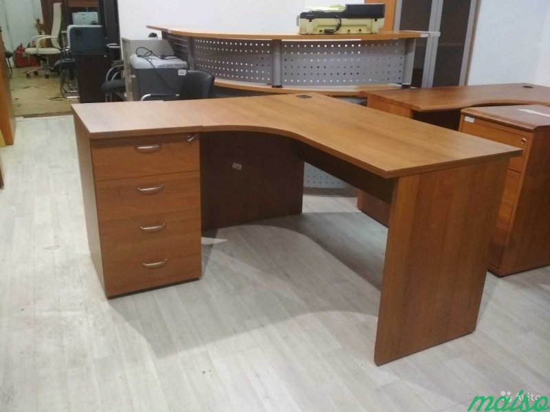Стол с тумбой Эрго 1400х1300х760 r