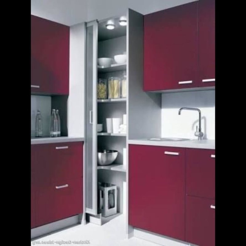Вместительный шкаф на кухню