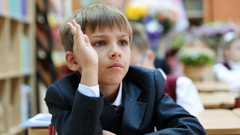 Мальчик в школе