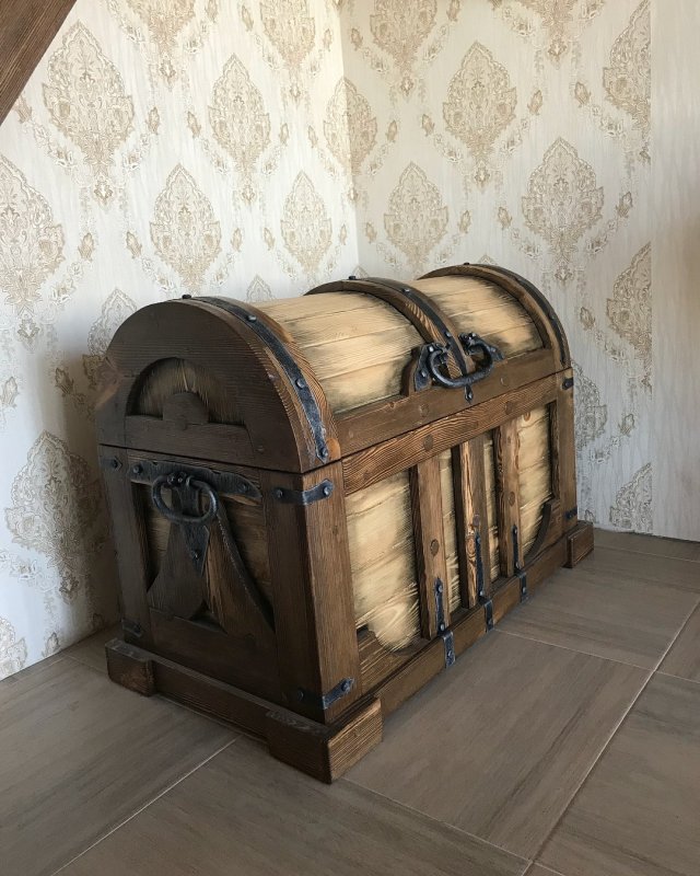 Сундук под старину из дерева
