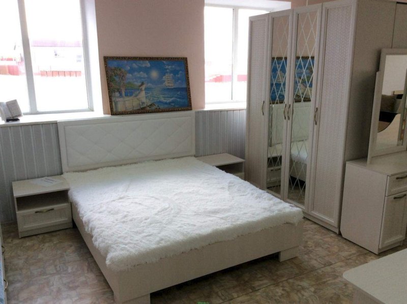 Кровать Наоми Велес