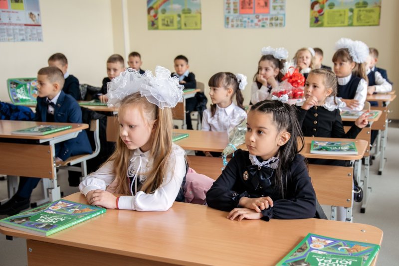 Школьники за партой