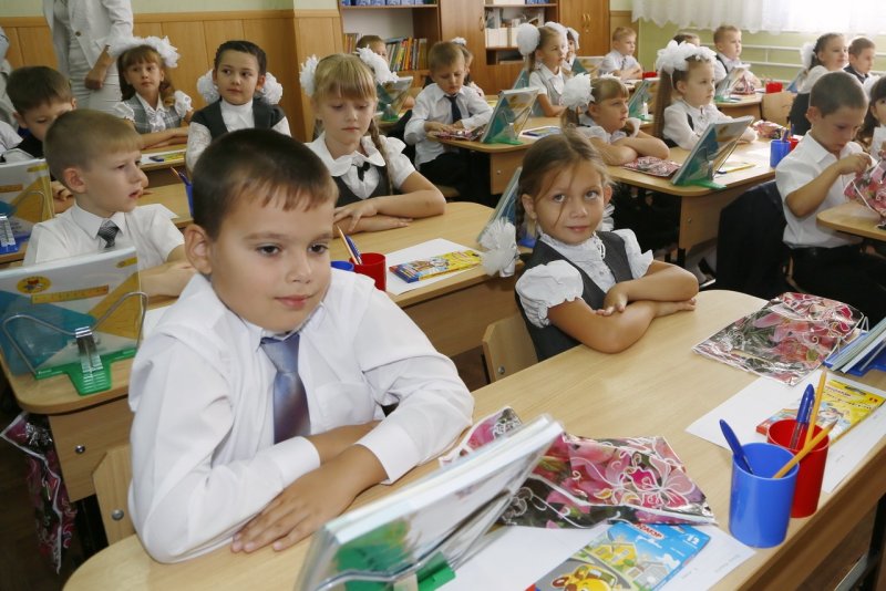 Школьники за партой