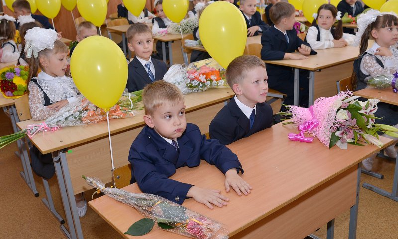 Первоклассник за партой