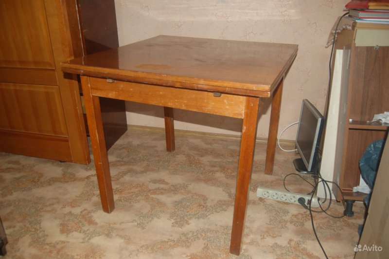 Стол лакированный Советский