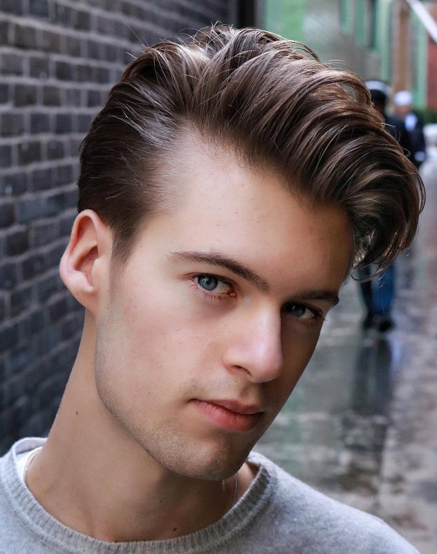 Side Part Undercut стрижка