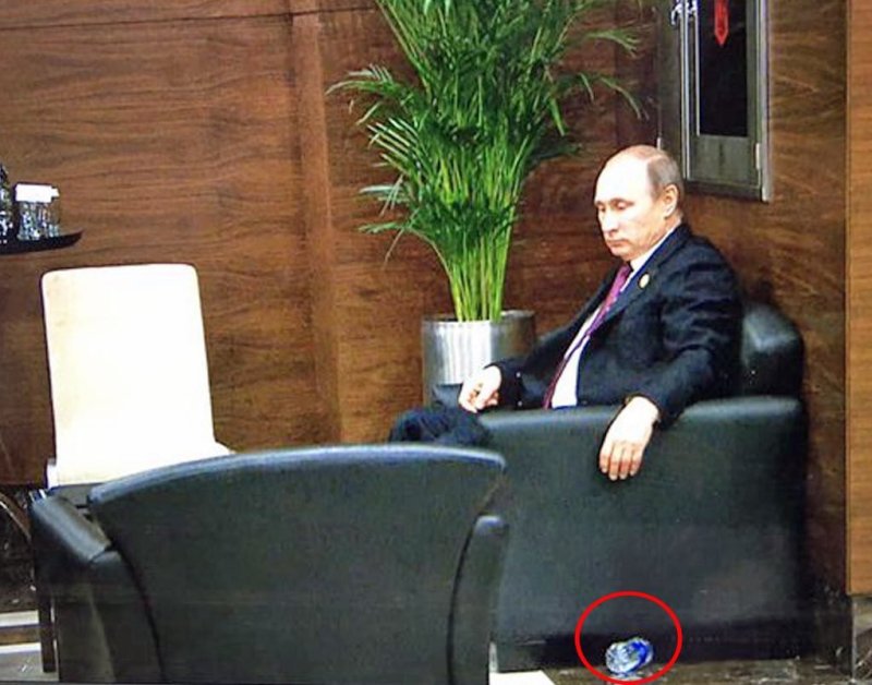Путин в кресле
