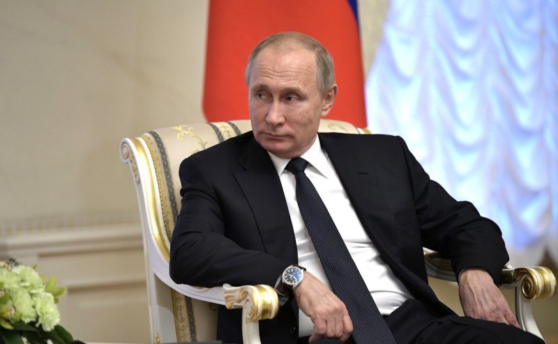 Путин Владимир Владимирович в кресле