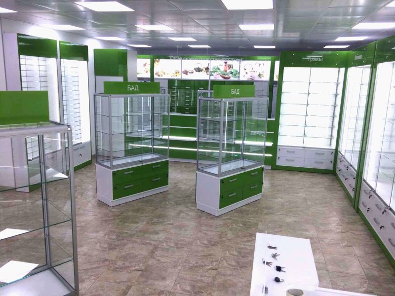 Современные витрины в аптеке